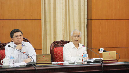 Осуществление надзора за выполнением политики и закона о медицинском страховании